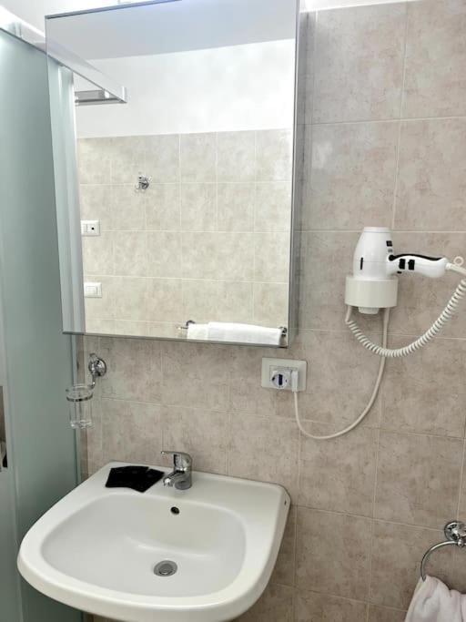 Hotel Virginia Apartaments - Stazione Termini Рим Экстерьер фото