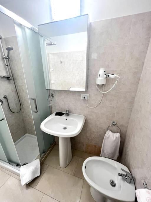 Hotel Virginia Apartaments - Stazione Termini Рим Экстерьер фото
